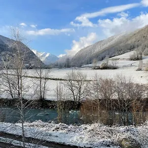 Entre Montagne Et Riviere Apartamento Arreau