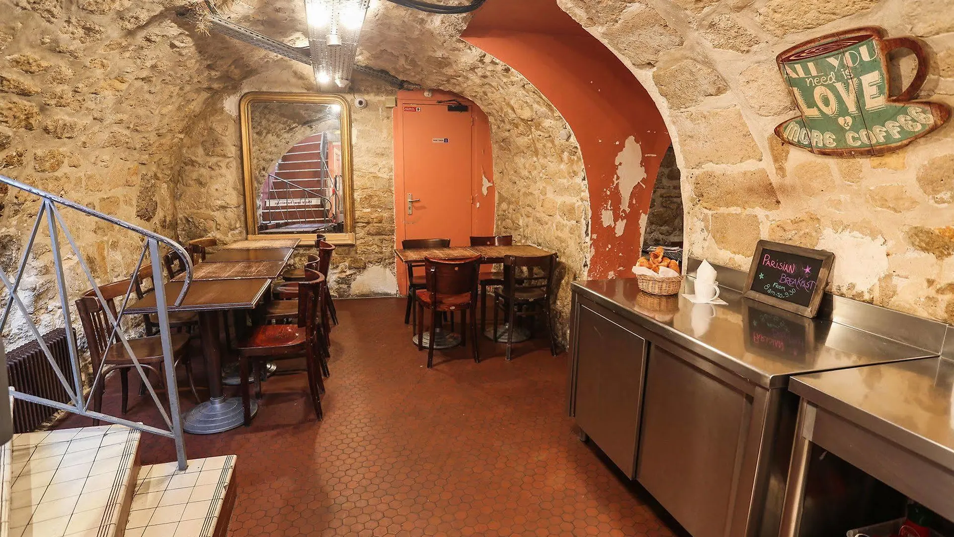 Young And Happy Latin Quarter By Hiphophostels París Hostal
