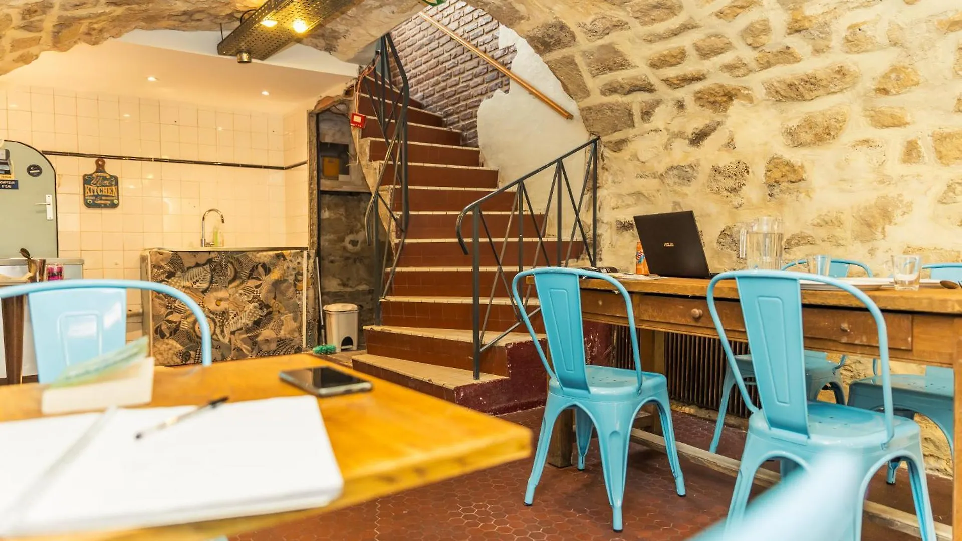 Hostel Young And Happy Latin Quarter By Hiphophostels Paris France