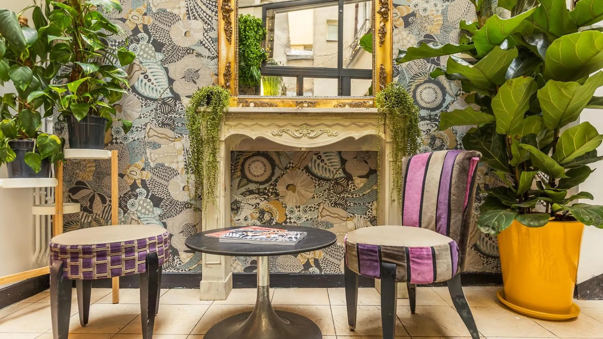 Hostel Young And Happy Latin Quarter By Hiphophostels Paris