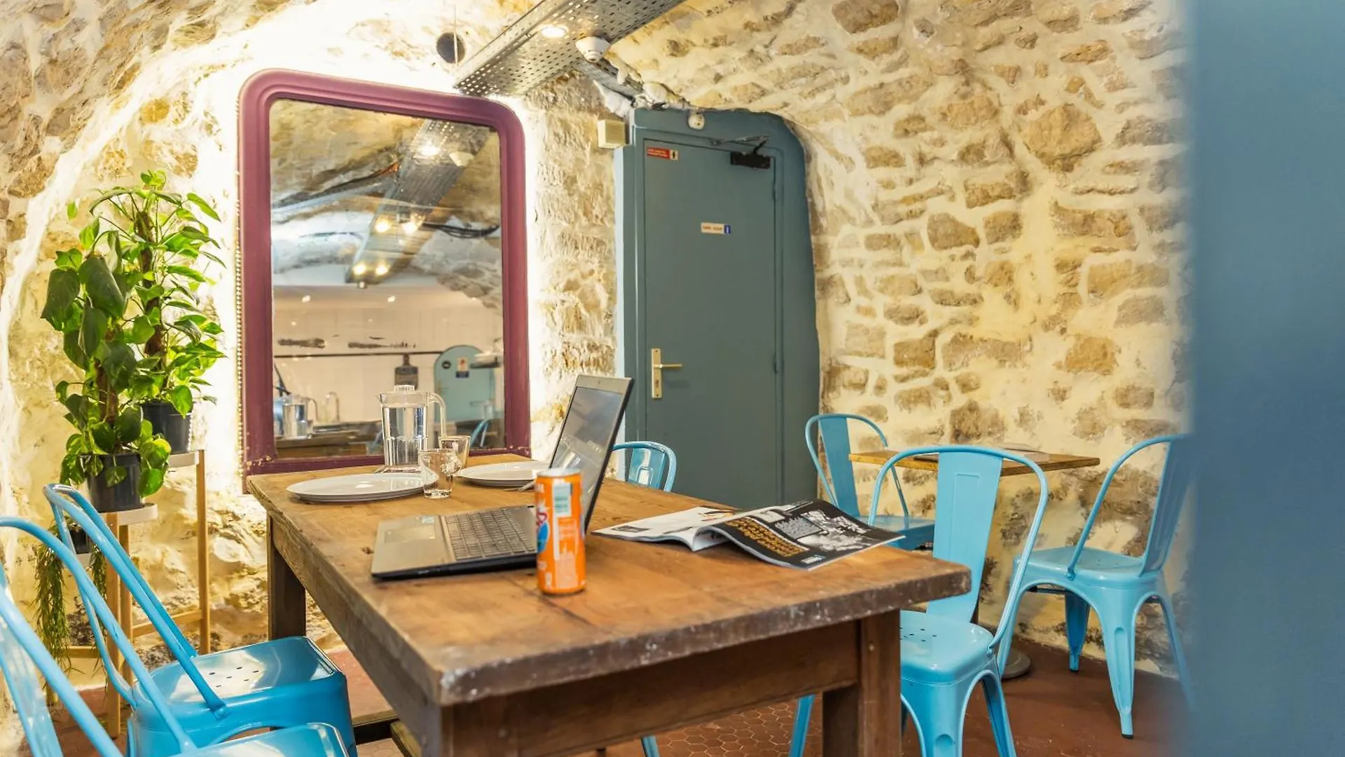 Hostel Young And Happy Latin Quarter By Hiphophostels Paris