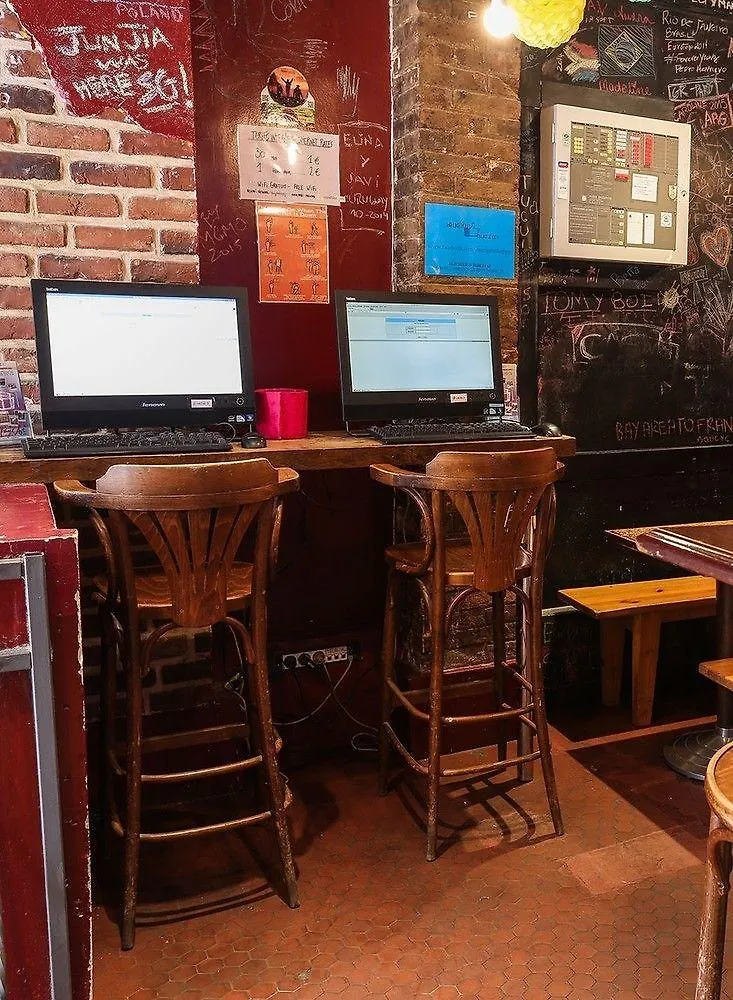 Young And Happy Latin Quarter By Hiphophostels Paris Hostel